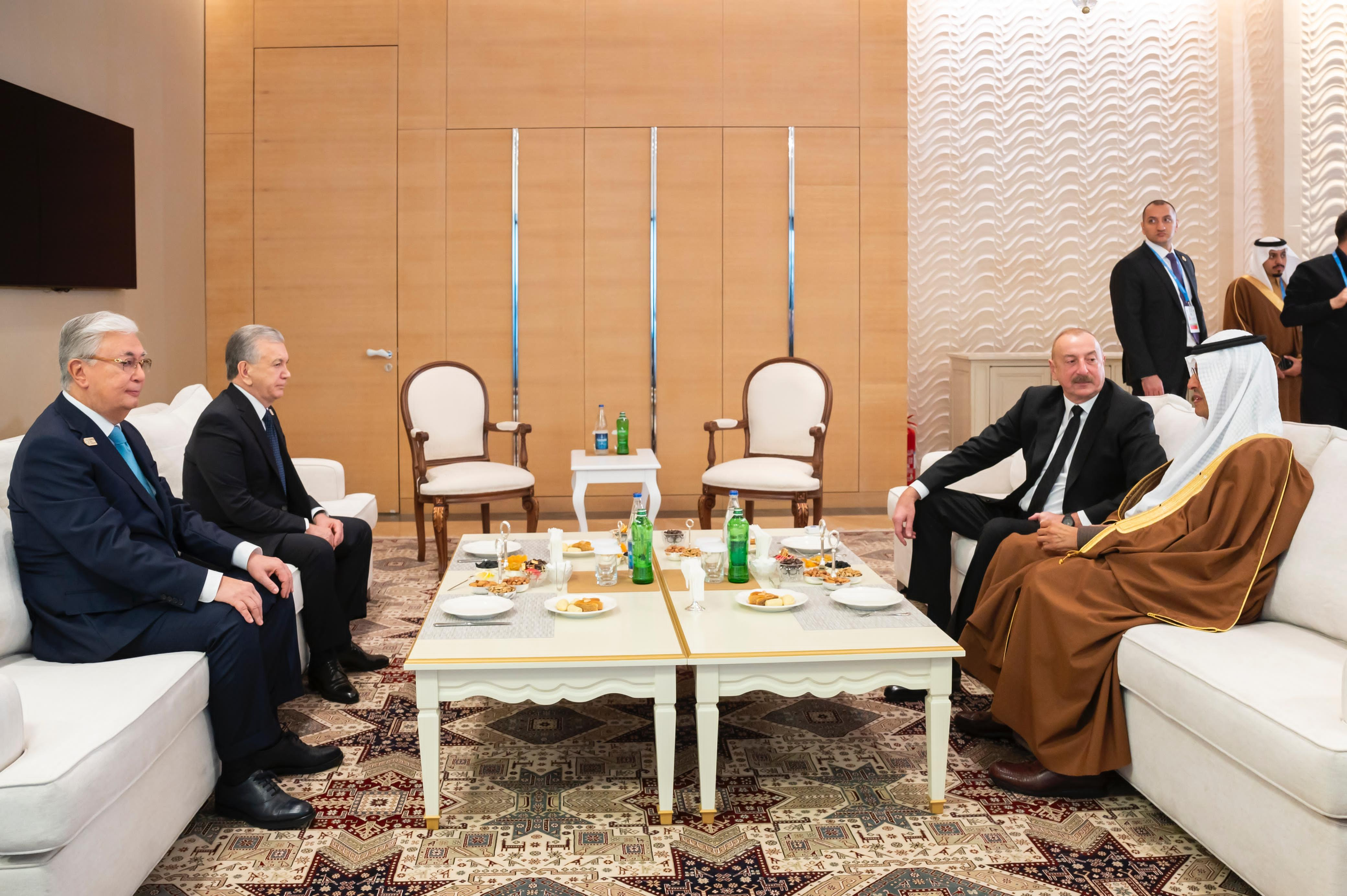 مؤتمر الدول الأطراف في اتفاقية الأمم المتحدة الإطارية بشأن التغير المناخي (COP29) يشهد توقيع المملكة برنامجًا تنفيذيًا للتعاون في مجال تطوير ونقل الطاقة المتجددة مع أذربيجان وكازاخستان وأوزبكستان، وإبرام عددٍ من الاتفاقيات والمذكرات