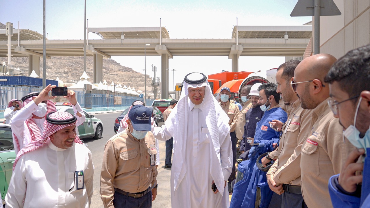 سمو وزير الطاقة ومعالي وزير الحج والعمرة يتفقدان المشاريع الكهربائية في المشاعر المقدسة